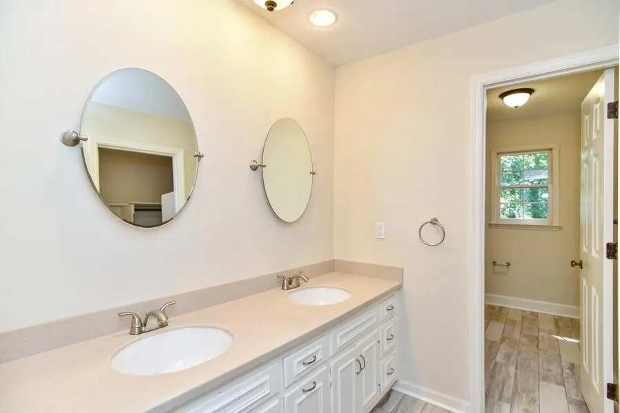 15 Messina Way, Sandy Springs, Georgia 30328, 5 Bedrooms Bedrooms, ,3 BathroomsBathrooms,Residential,Sold,15 Messina Way,5742239