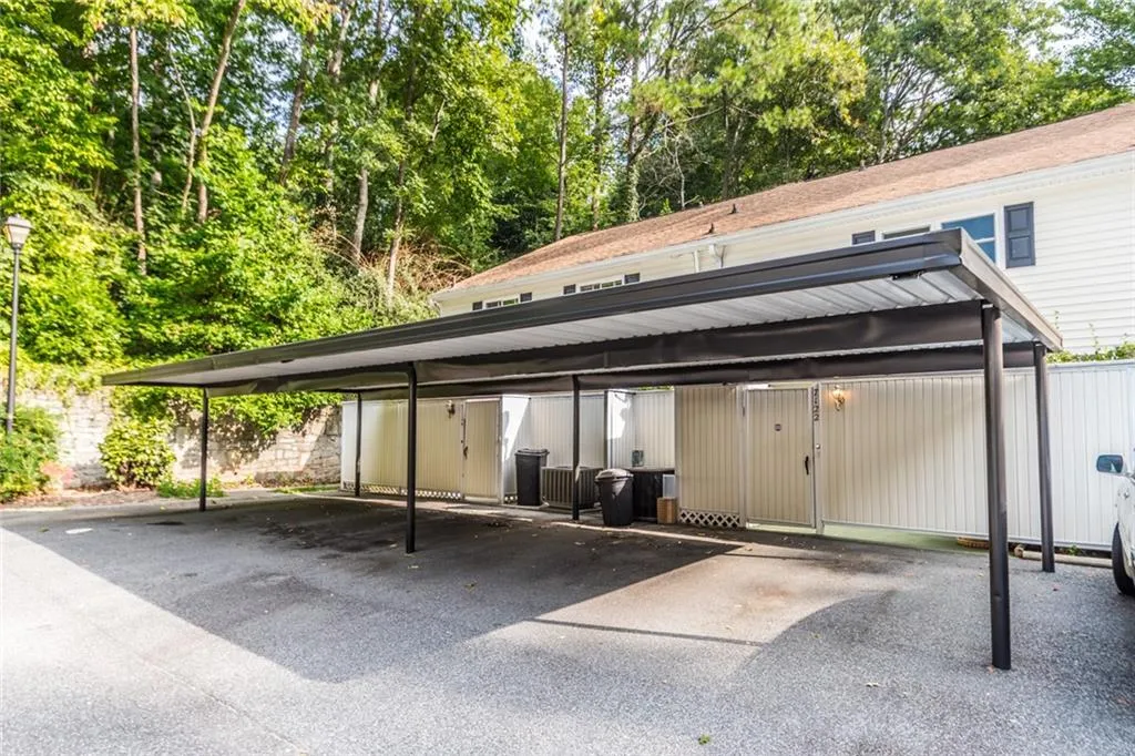 7122 Stonington Drive, Sandy Springs, Georgia 30328, 2 Bedrooms Bedrooms, ,2 BathroomsBathrooms,Residential,Sold,7122 Stonington Drive,6620137