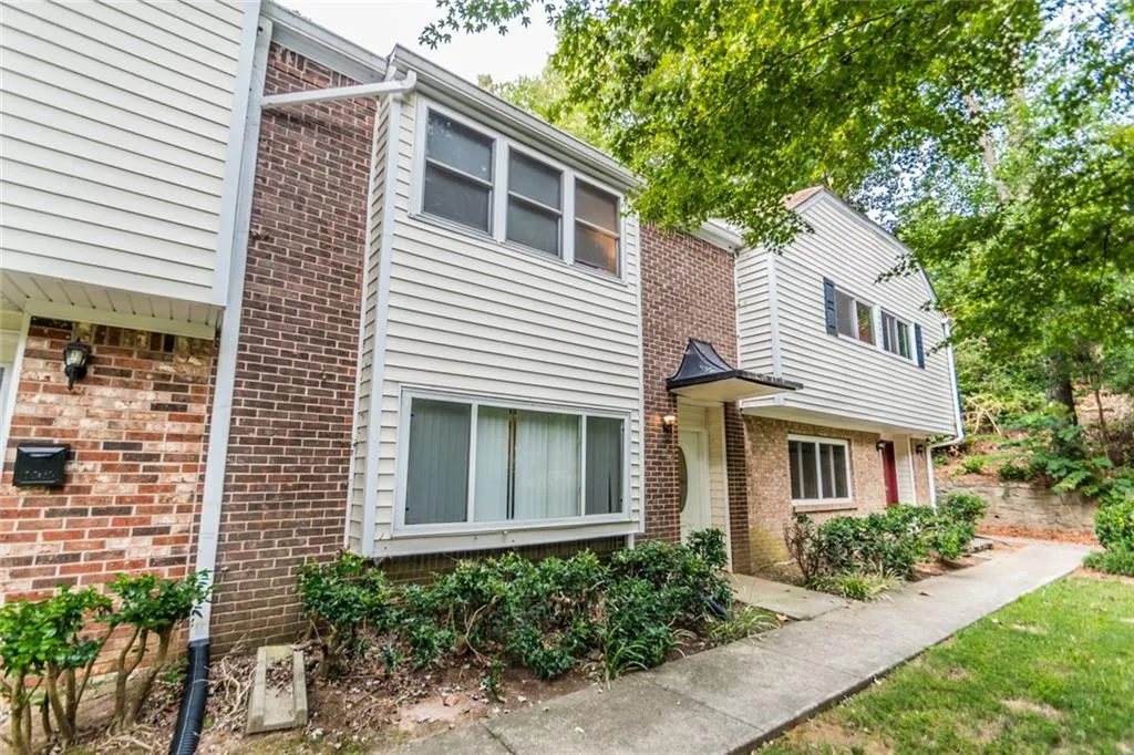 7122 Stonington Drive, Sandy Springs, Georgia 30328, 2 Bedrooms Bedrooms, ,2 BathroomsBathrooms,Residential,Sold,7122 Stonington Drive,6620137