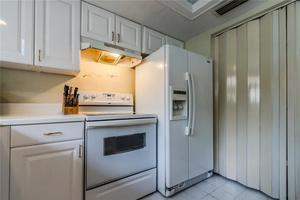 7122 Stonington Drive, Sandy Springs, Georgia 30328, 2 Bedrooms Bedrooms, ,2 BathroomsBathrooms,Residential,Sold,7122 Stonington Drive,6620137