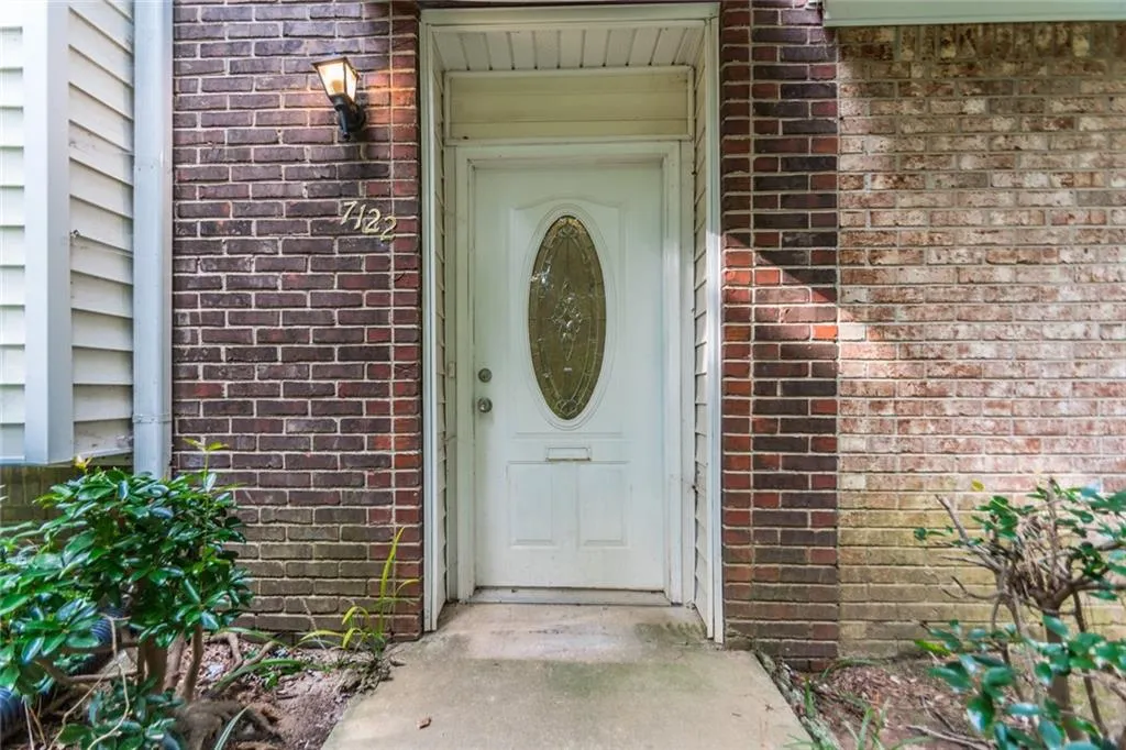 7122 Stonington Drive, Sandy Springs, Georgia 30328, 2 Bedrooms Bedrooms, ,2 BathroomsBathrooms,Residential,Sold,7122 Stonington Drive,6620137