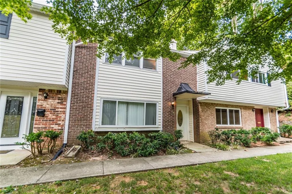 7122 Stonington Drive, Sandy Springs, Georgia 30328, 2 Bedrooms Bedrooms, ,2 BathroomsBathrooms,Residential,Sold,7122 Stonington Drive,6620137