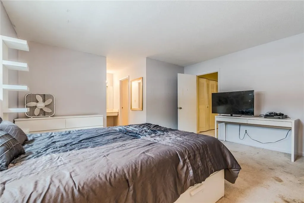 7122 Stonington Drive, Sandy Springs, Georgia 30328, 2 Bedrooms Bedrooms, ,2 BathroomsBathrooms,Residential,Sold,7122 Stonington Drive,6620137