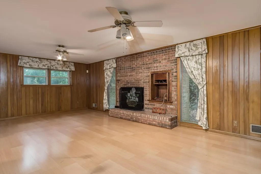 8326 Berkley Ridge Ne, Sandy Springs, Georgia 30350, 5 Bedrooms Bedrooms, ,2 BathroomsBathrooms,Residential,Sold,8326 Berkley Ridge Ne,6802888