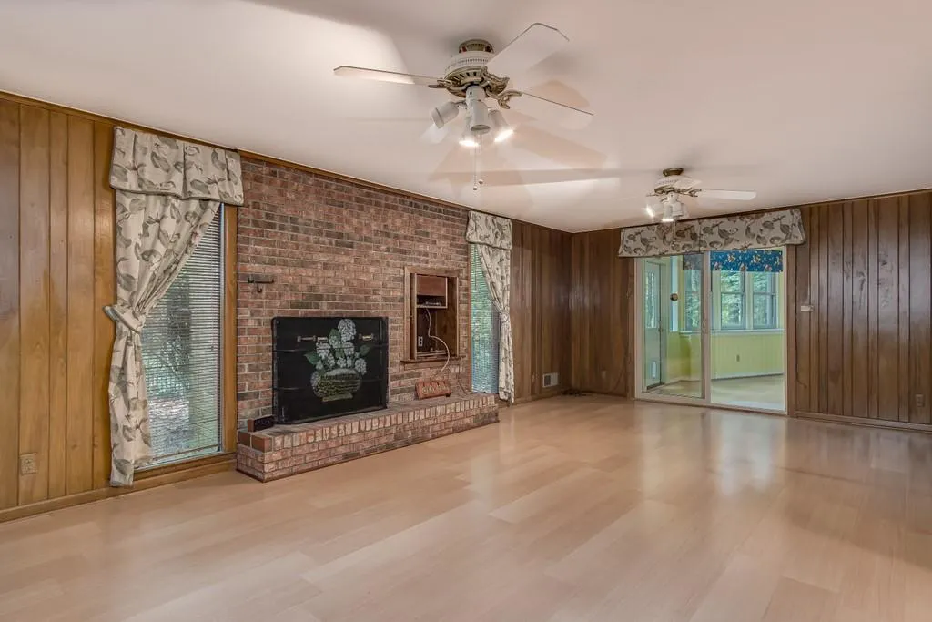 8326 Berkley Ridge Ne, Sandy Springs, Georgia 30350, 5 Bedrooms Bedrooms, ,2 BathroomsBathrooms,Residential,Sold,8326 Berkley Ridge Ne,6802888