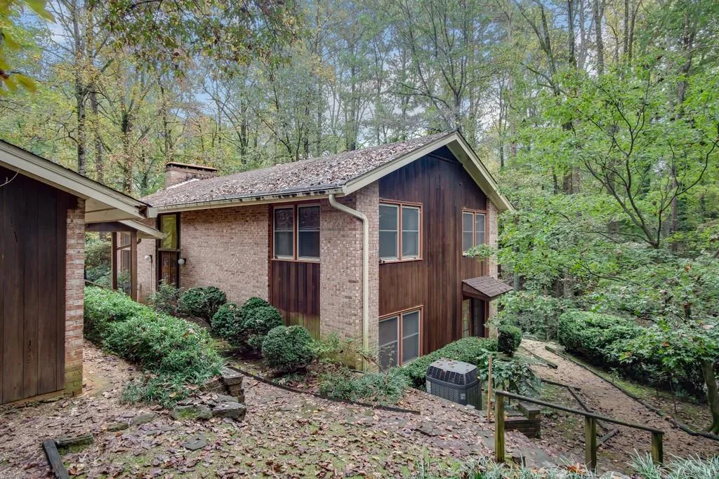 8326 Berkley Ridge Ne, Sandy Springs, Georgia 30350, 5 Bedrooms Bedrooms, ,2 BathroomsBathrooms,Residential,Sold,8326 Berkley Ridge Ne,6802888