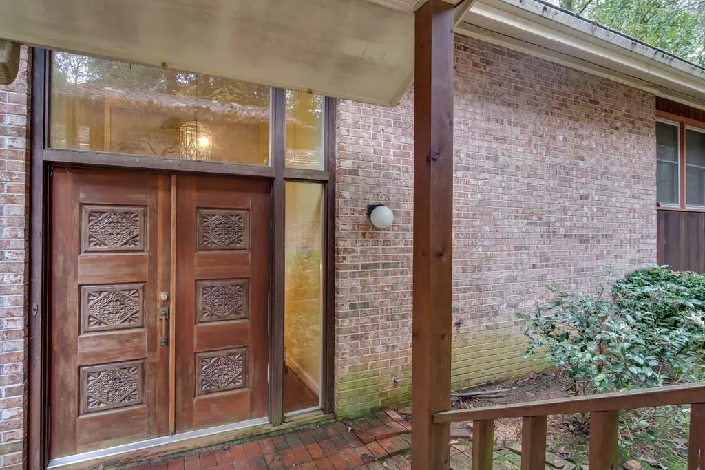 8326 Berkley Ridge Ne, Sandy Springs, Georgia 30350, 5 Bedrooms Bedrooms, ,2 BathroomsBathrooms,Residential,Sold,8326 Berkley Ridge Ne,6802888