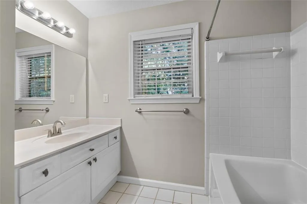 2680 Pine Tree Road Ne Unit 5, Atlanta, Georgia 30324, 3 Bedrooms Bedrooms, ,2 BathroomsBathrooms,Residential,For Sale,2680 Pine Tree Road Ne Unit 5,7669380 2680 Pine Tree Road Ne Unit 5, Atlanta, Georgia 30324, 3 Bedrooms Bedrooms, ,2 BathroomsBathrooms,Residential,For Sale,2680 Pine Tree Road Ne Unit 5,7669380