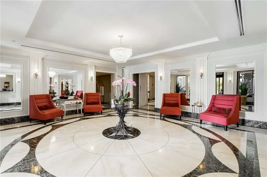 3376 Peachtree Road Ne Unit 33b, Atlanta, Georgia 30326, 3 Bedrooms Bedrooms, ,3 BathroomsBathrooms,Residential,For Sale,3376 Peachtree Road Ne Unit 33b,7675558