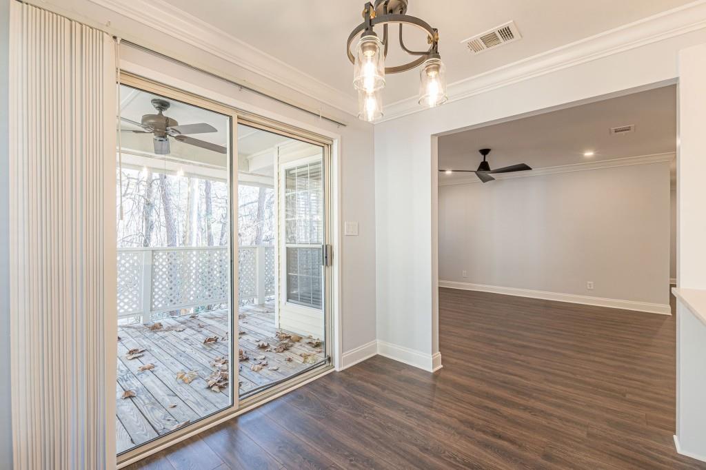 6810 Glenridge Drive Unit C, Sandy Springs, Georgia 30328, 2 Bedrooms Bedrooms, ,2 BathroomsBathrooms,Residential,Sold,6810 Glenridge Drive Unit C,7316959