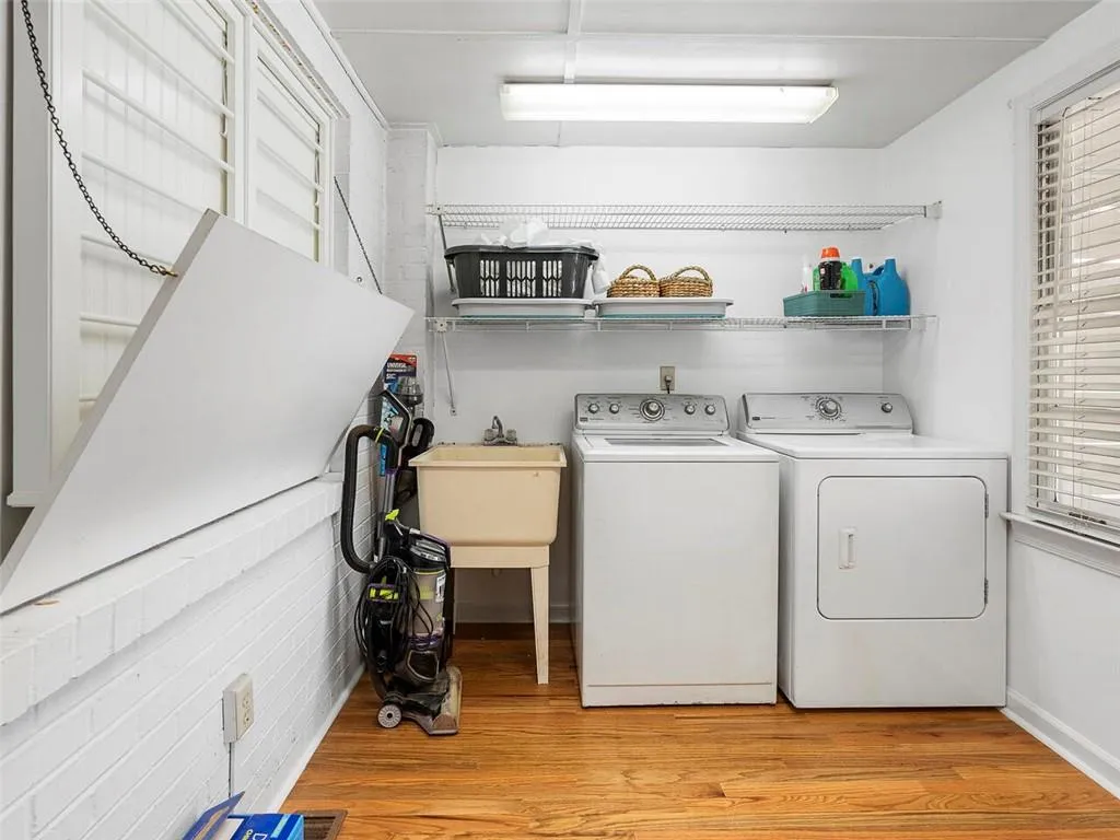 381 Pine Forest Road, Atlanta, Georgia 30342, 3 Bedrooms Bedrooms, ,2 BathroomsBathrooms,Residential,Sold,381 Pine Forest Road,7015668
