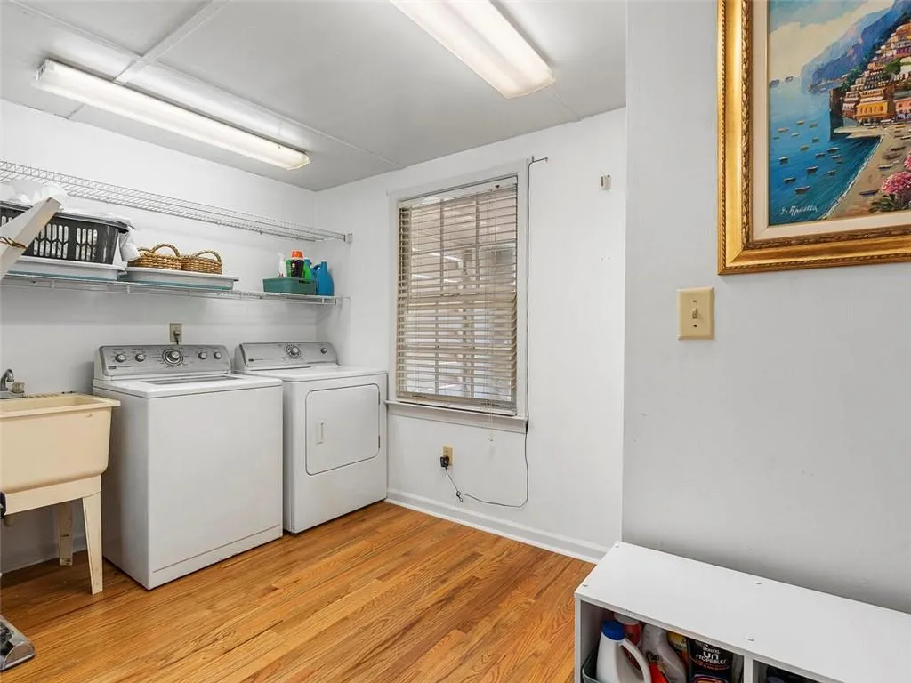 381 Pine Forest Road, Atlanta, Georgia 30342, 3 Bedrooms Bedrooms, ,2 BathroomsBathrooms,Residential,Sold,381 Pine Forest Road,7015668