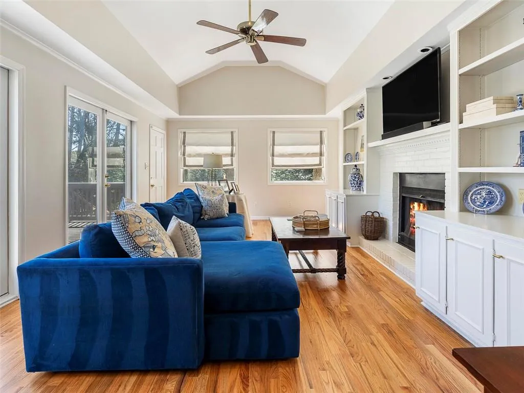 381 Pine Forest Road, Atlanta, Georgia 30342, 3 Bedrooms Bedrooms, ,2 BathroomsBathrooms,Residential,Sold,381 Pine Forest Road,7015668