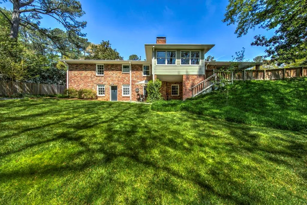 745 Northland Court, Sandy Springs, Georgia 30342, 5 Bedrooms Bedrooms, ,3 BathroomsBathrooms,Residential,Sold,745 Northland Court,5973672