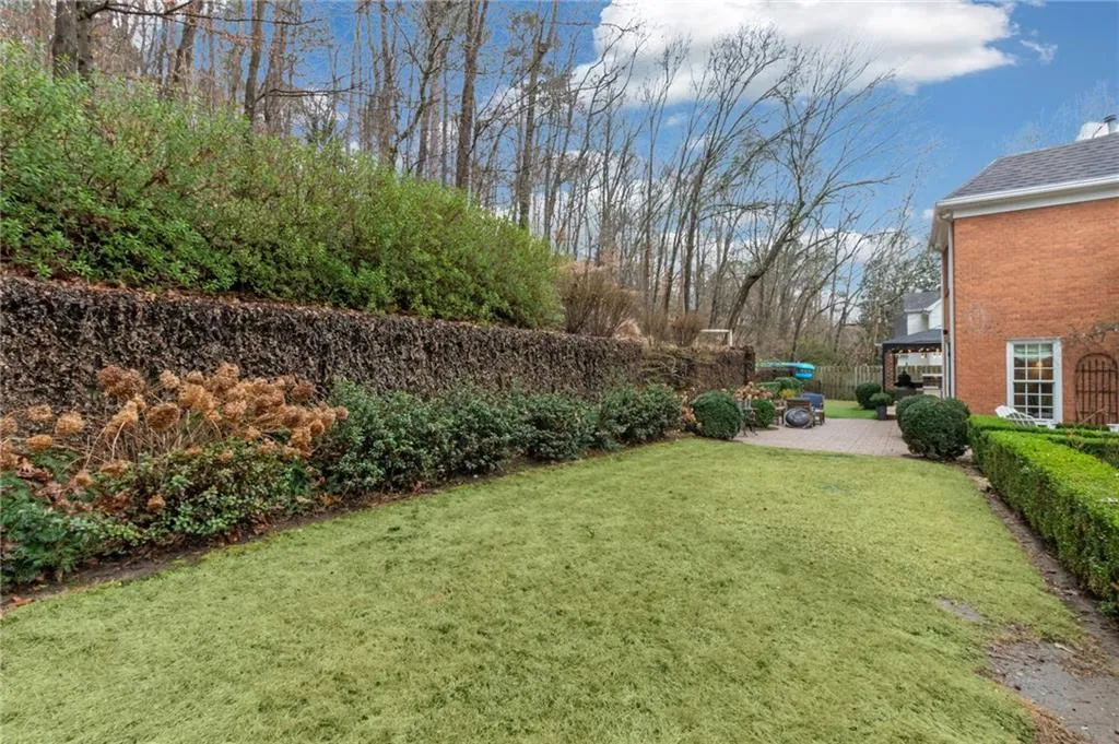 6225 River Chase Circle, Sandy Springs, Georgia 30328, 5 Bedrooms Bedrooms, ,3 BathroomsBathrooms,Residential,Sold,6225 River Chase Circle,7164515