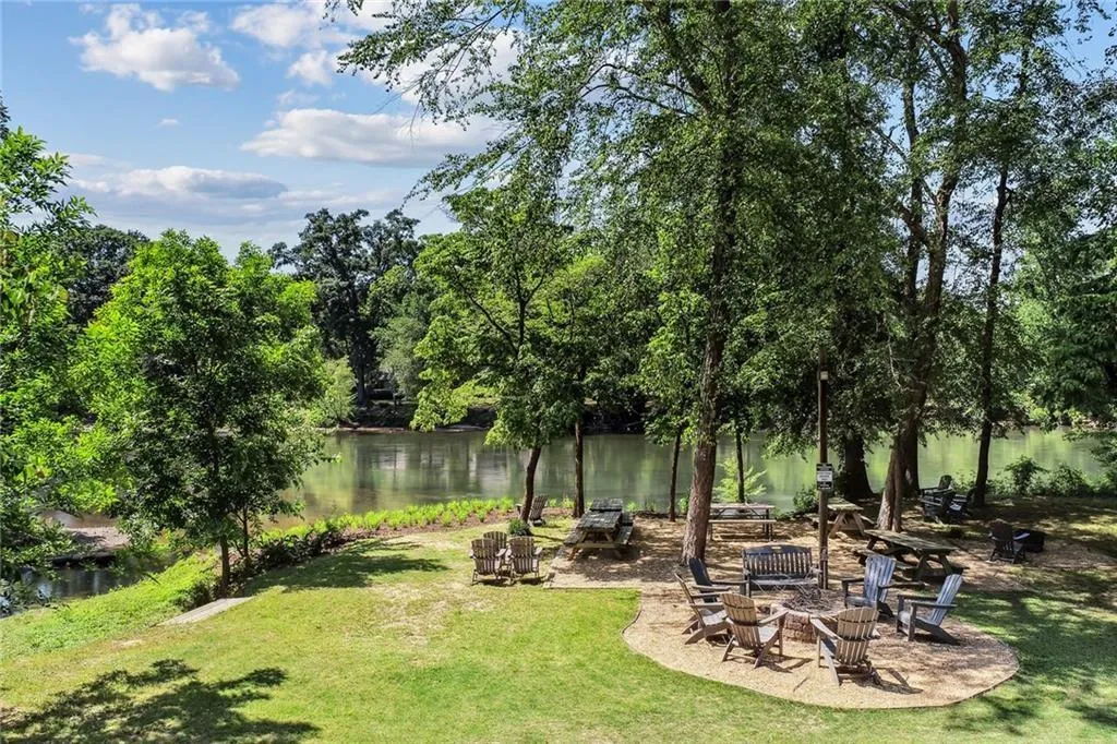 6225 River Chase Circle, Sandy Springs, Georgia 30328, 5 Bedrooms Bedrooms, ,3 BathroomsBathrooms,Residential,Sold,6225 River Chase Circle,7164515