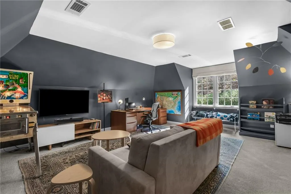 6225 River Chase Circle, Sandy Springs, Georgia 30328, 5 Bedrooms Bedrooms, ,3 BathroomsBathrooms,Residential,Sold,6225 River Chase Circle,7164515