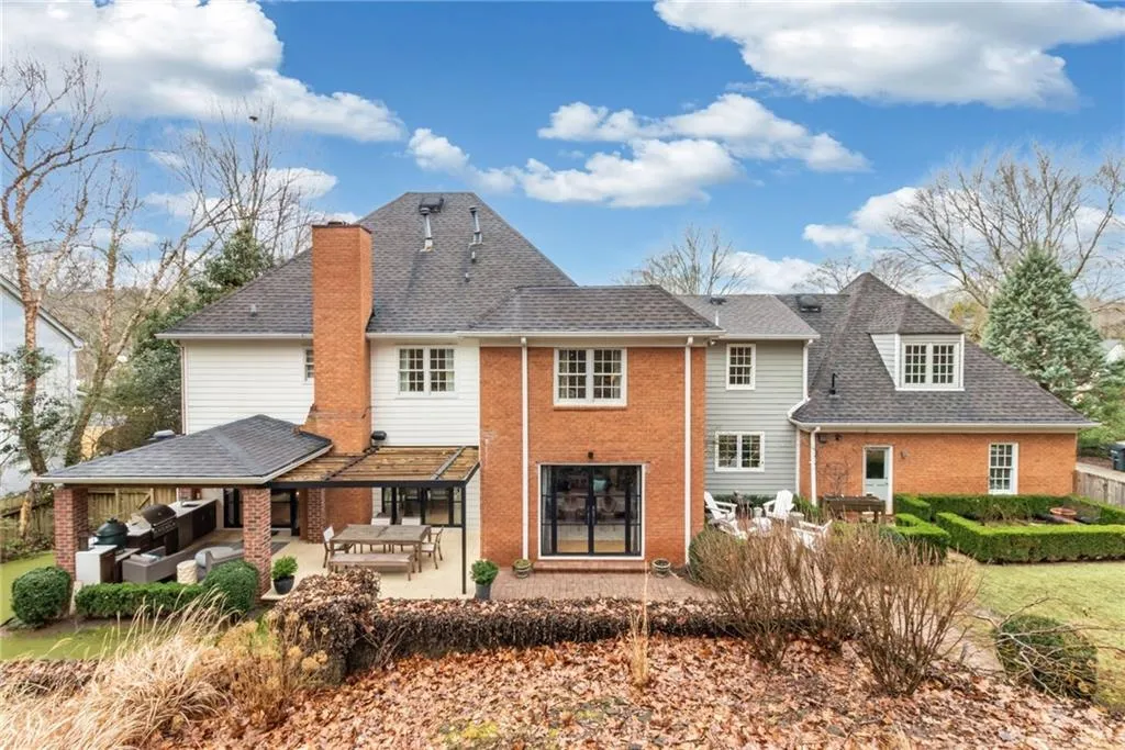 6225 River Chase Circle, Sandy Springs, Georgia 30328, 5 Bedrooms Bedrooms, ,3 BathroomsBathrooms,Residential,Sold,6225 River Chase Circle,7164515