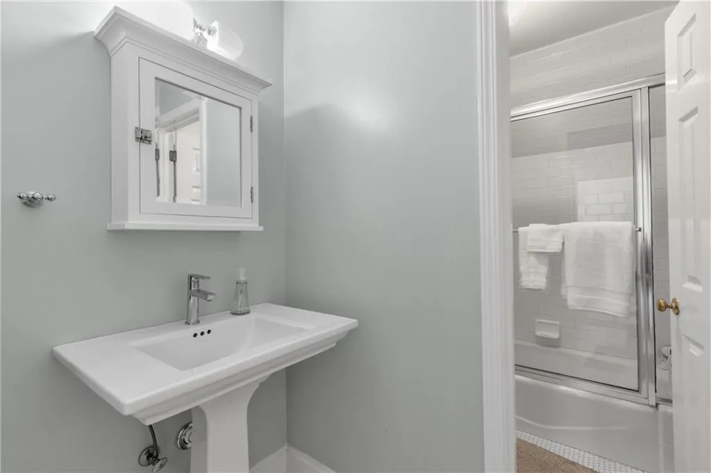 6225 River Chase Circle, Sandy Springs, Georgia 30328, 5 Bedrooms Bedrooms, ,3 BathroomsBathrooms,Residential,Sold,6225 River Chase Circle,7164515