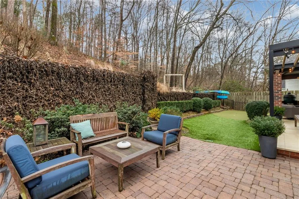 6225 River Chase Circle, Sandy Springs, Georgia 30328, 5 Bedrooms Bedrooms, ,3 BathroomsBathrooms,Residential,Sold,6225 River Chase Circle,7164515