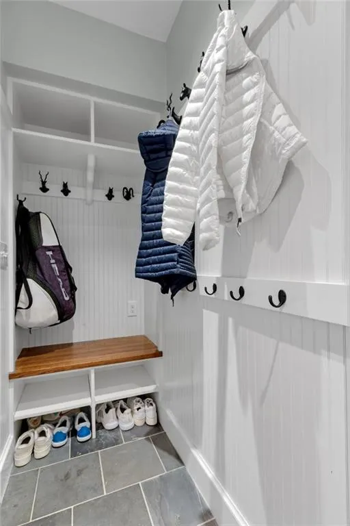 6225 River Chase Circle, Sandy Springs, Georgia 30328, 5 Bedrooms Bedrooms, ,3 BathroomsBathrooms,Residential,Sold,6225 River Chase Circle,7164515