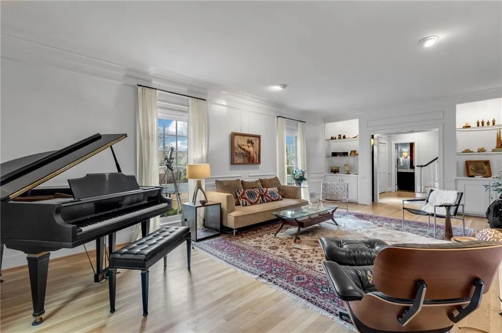 6225 River Chase Circle, Sandy Springs, Georgia 30328, 5 Bedrooms Bedrooms, ,3 BathroomsBathrooms,Residential,Sold,6225 River Chase Circle,7164515