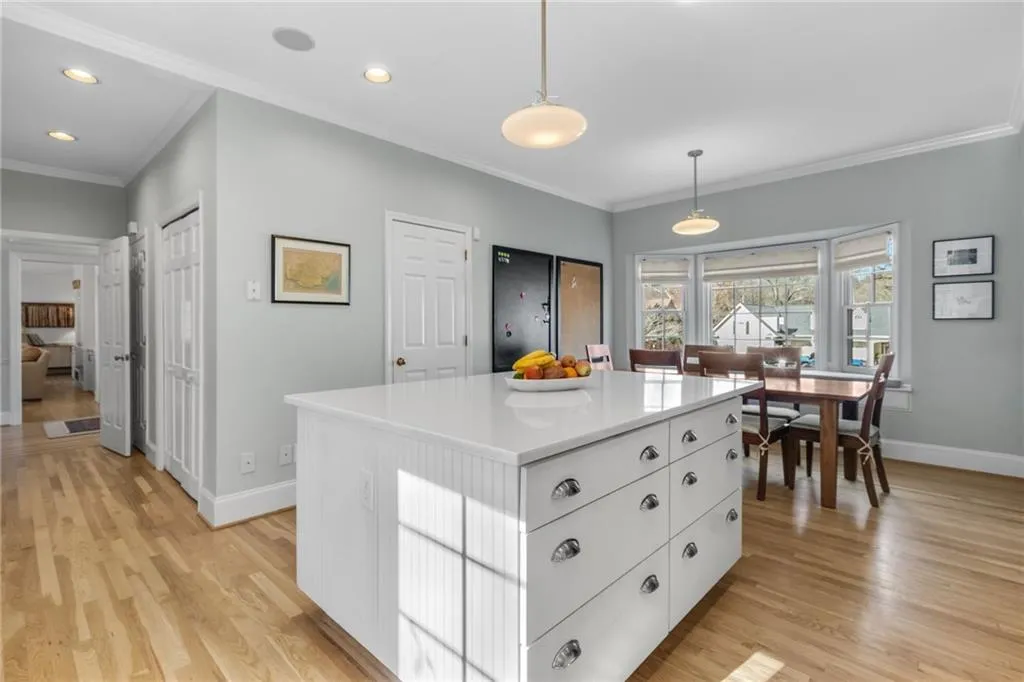 6225 River Chase Circle, Sandy Springs, Georgia 30328, 5 Bedrooms Bedrooms, ,3 BathroomsBathrooms,Residential,Sold,6225 River Chase Circle,7164515