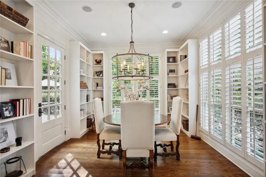 4840 Carol Lane, Sandy Springs, Georgia 30327, 4 Bedrooms Bedrooms, ,4 BathroomsBathrooms,Residential,Sold,4840 Carol Lane,7083788