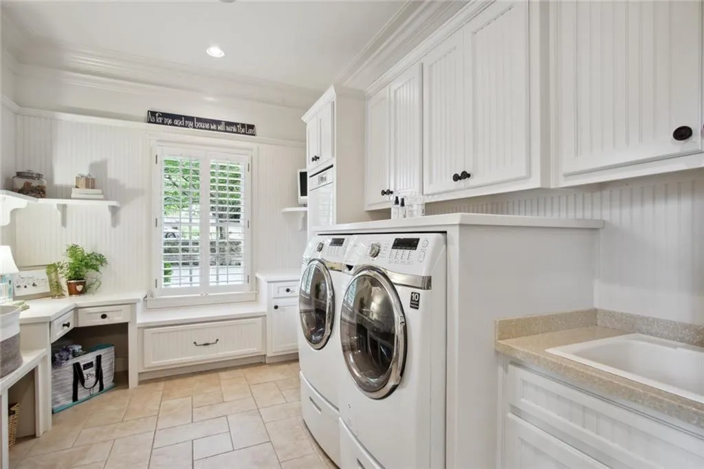 4840 Carol Lane, Sandy Springs, Georgia 30327, 4 Bedrooms Bedrooms, ,4 BathroomsBathrooms,Residential,Sold,4840 Carol Lane,7083788