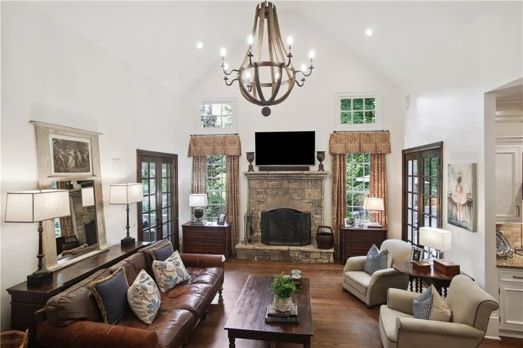 4840 Carol Lane, Sandy Springs, Georgia 30327, 4 Bedrooms Bedrooms, ,4 BathroomsBathrooms,Residential,Sold,4840 Carol Lane,7083788