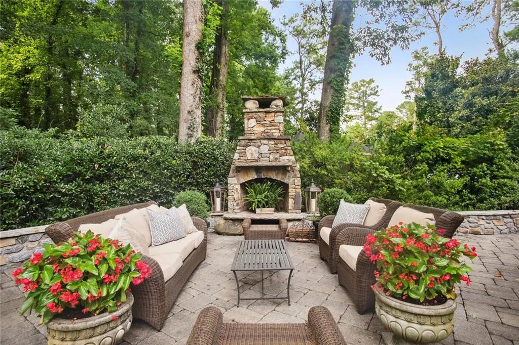 4840 Carol Lane, Sandy Springs, Georgia 30327, 4 Bedrooms Bedrooms, ,4 BathroomsBathrooms,Residential,Sold,4840 Carol Lane,7083788