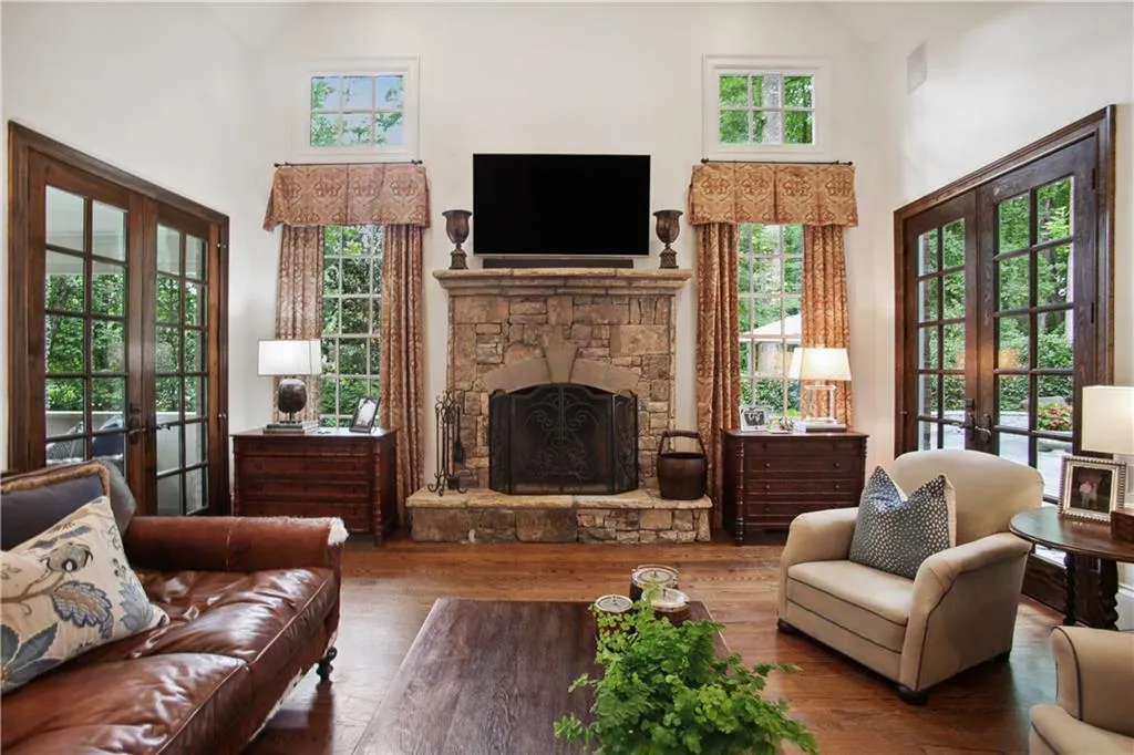 4840 Carol Lane, Sandy Springs, Georgia 30327, 4 Bedrooms Bedrooms, ,4 BathroomsBathrooms,Residential,Sold,4840 Carol Lane,7083788