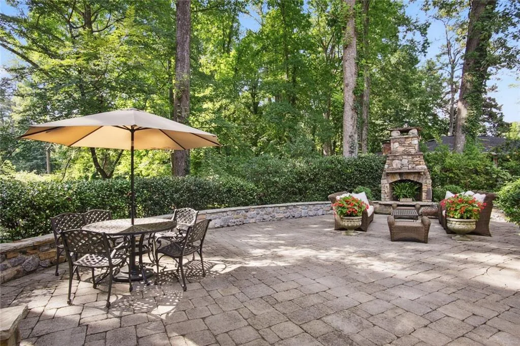 4840 Carol Lane, Sandy Springs, Georgia 30327, 4 Bedrooms Bedrooms, ,4 BathroomsBathrooms,Residential,Sold,4840 Carol Lane,7083788