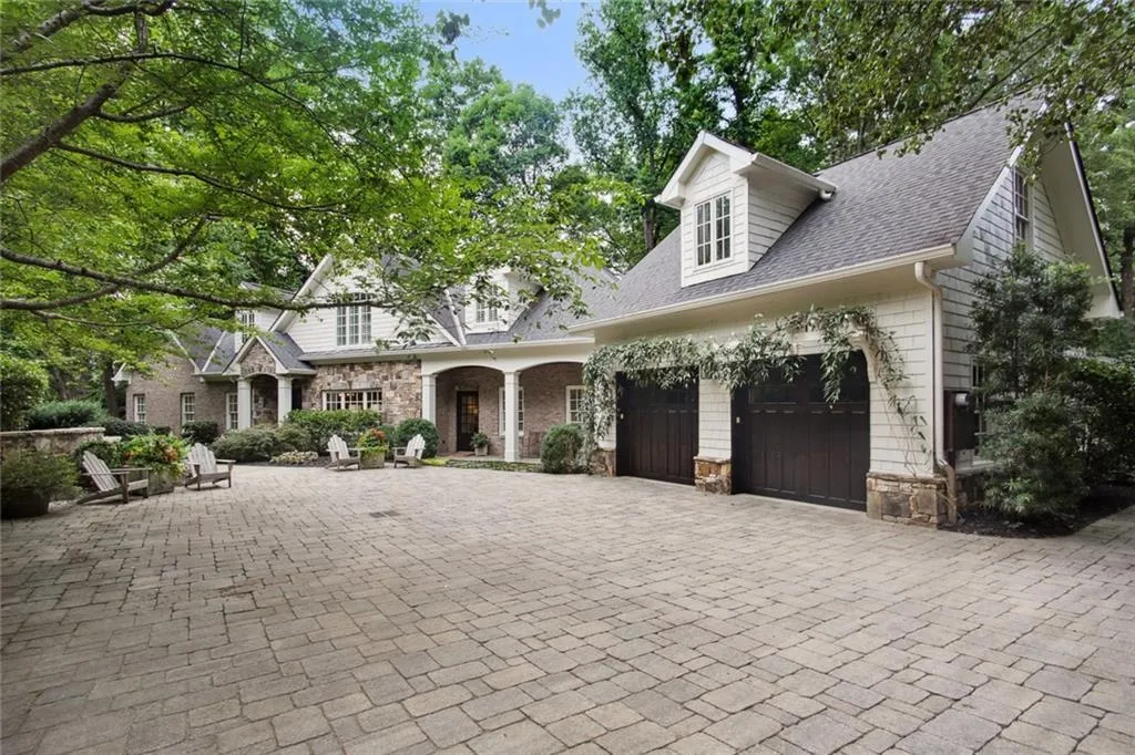 4840 Carol Lane, Sandy Springs, Georgia 30327, 4 Bedrooms Bedrooms, ,4 BathroomsBathrooms,Residential,Sold,4840 Carol Lane,7083788