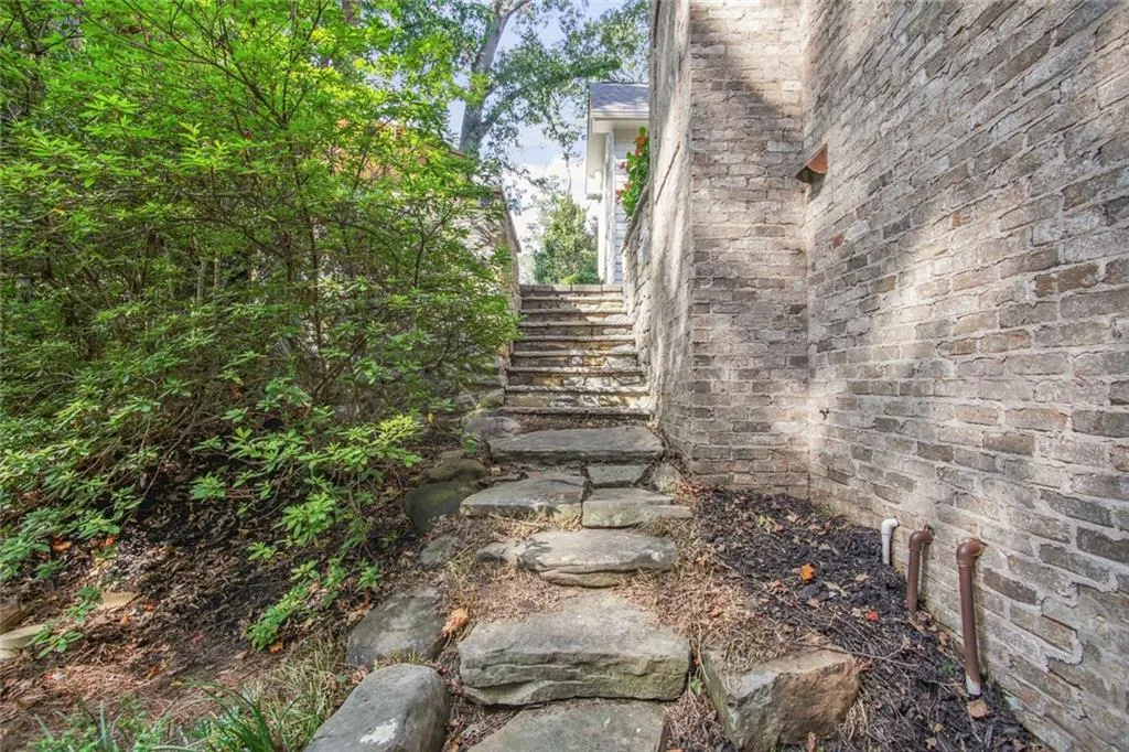 4840 Carol Lane, Sandy Springs, Georgia 30327, 4 Bedrooms Bedrooms, ,4 BathroomsBathrooms,Residential,Sold,4840 Carol Lane,7083788