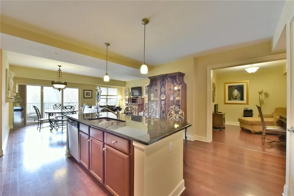 200 River Vista Drive Unit 221, Atlanta, Georgia 30339, 2 Bedrooms Bedrooms, ,2 BathroomsBathrooms,Residential,Sold,200 River Vista Drive Unit 221,5964410
