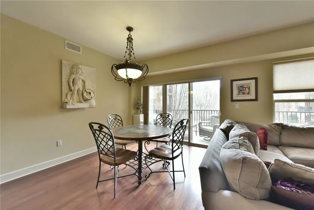 200 River Vista Drive Unit 221, Atlanta, Georgia 30339, 2 Bedrooms Bedrooms, ,2 BathroomsBathrooms,Residential,Sold,200 River Vista Drive Unit 221,5964410