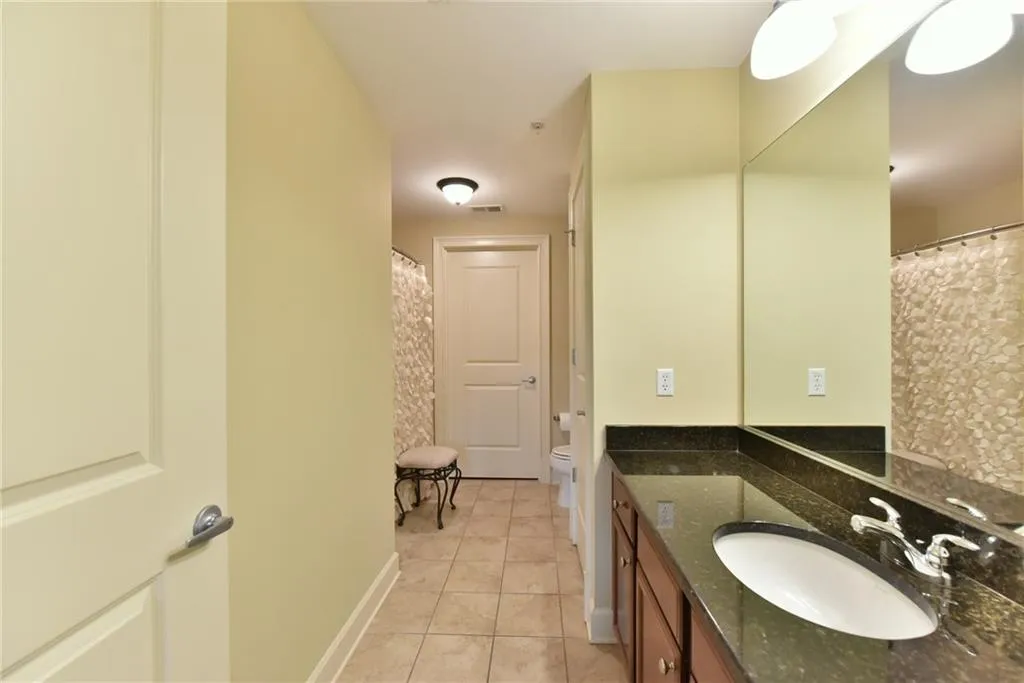 200 River Vista Drive Unit 221, Atlanta, Georgia 30339, 2 Bedrooms Bedrooms, ,2 BathroomsBathrooms,Residential,Sold,200 River Vista Drive Unit 221,5964410