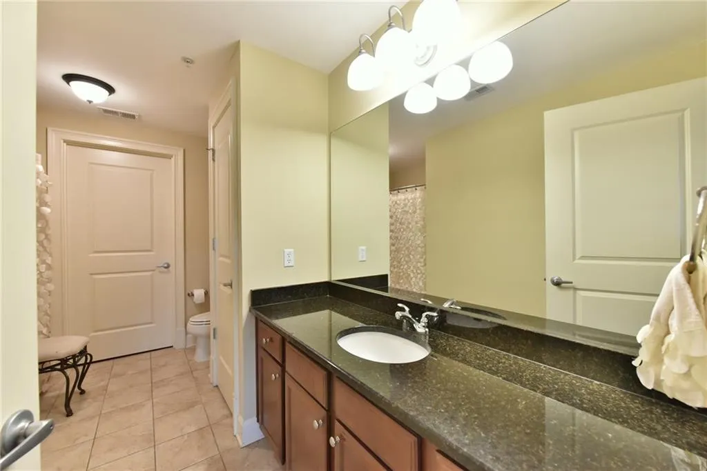 200 River Vista Drive Unit 221, Atlanta, Georgia 30339, 2 Bedrooms Bedrooms, ,2 BathroomsBathrooms,Residential,Sold,200 River Vista Drive Unit 221,5964410