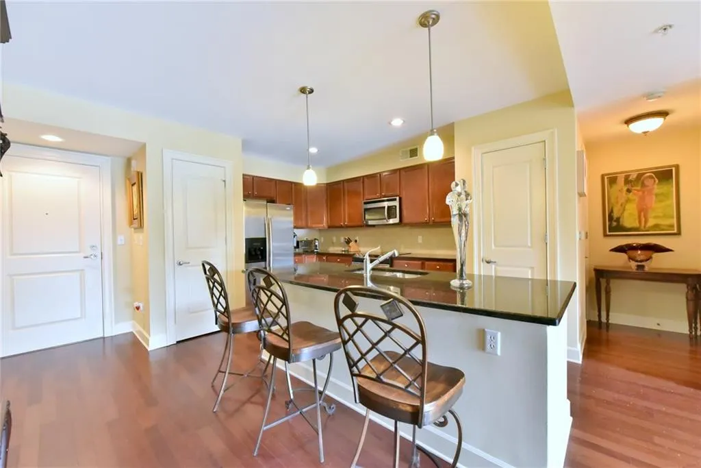 200 River Vista Drive Unit 221, Atlanta, Georgia 30339, 2 Bedrooms Bedrooms, ,2 BathroomsBathrooms,Residential,Sold,200 River Vista Drive Unit 221,5964410
