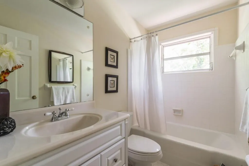 40 Brandon Ridge Drive, Sandy Springs, Georgia 30328, 4 Bedrooms Bedrooms, ,3 BathroomsBathrooms,Residential,Sold,40 Brandon Ridge Drive,5691006