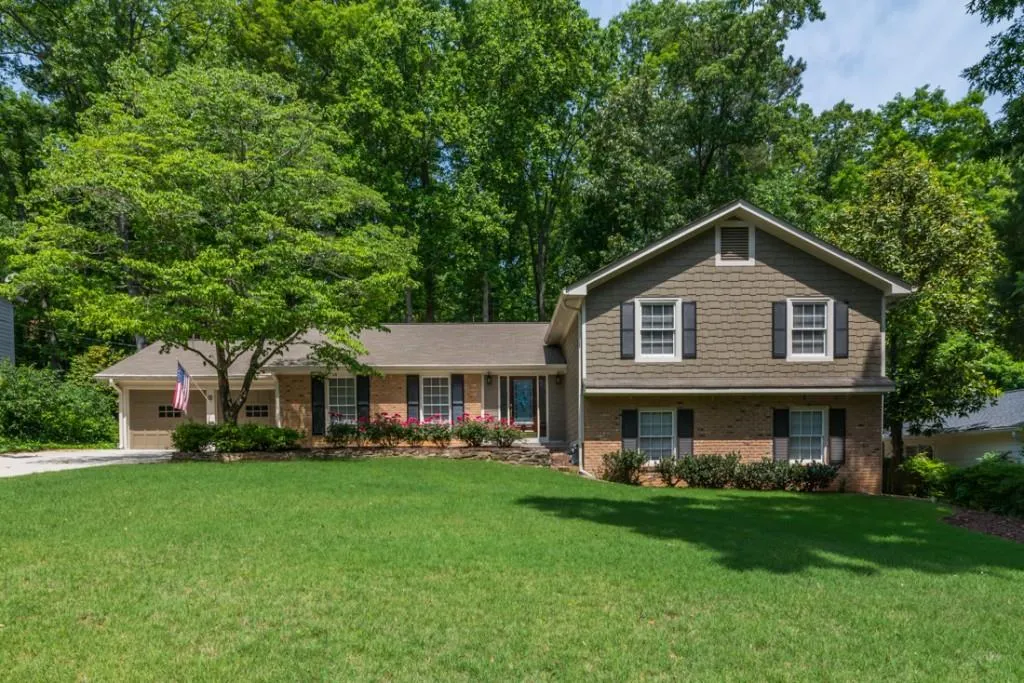 40 Brandon Ridge Drive, Sandy Springs, Georgia 30328, 4 Bedrooms Bedrooms, ,3 BathroomsBathrooms,Residential,Sold,40 Brandon Ridge Drive,5691006