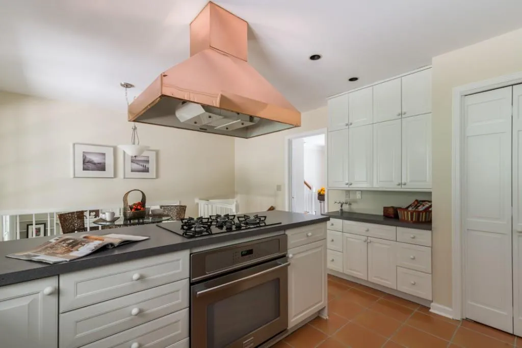 40 Brandon Ridge Drive, Sandy Springs, Georgia 30328, 4 Bedrooms Bedrooms, ,3 BathroomsBathrooms,Residential,Sold,40 Brandon Ridge Drive,5691006