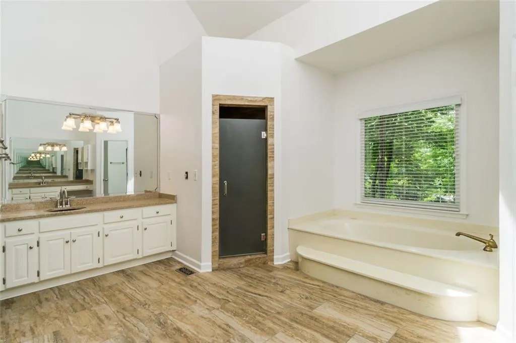 8155 Grogans Ferry Road, Atlanta, Georgia 30350, 5 Bedrooms Bedrooms, ,4 BathroomsBathrooms,Residential,Sold,8155 Grogans Ferry Road,7039049