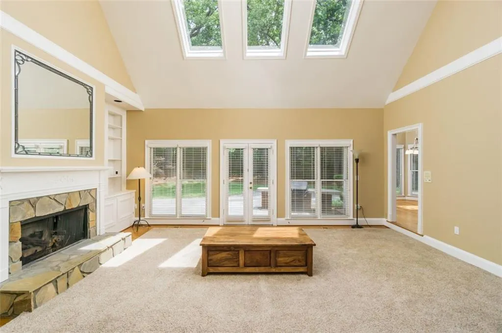 8155 Grogans Ferry Road, Atlanta, Georgia 30350, 5 Bedrooms Bedrooms, ,4 BathroomsBathrooms,Residential,Sold,8155 Grogans Ferry Road,7039049