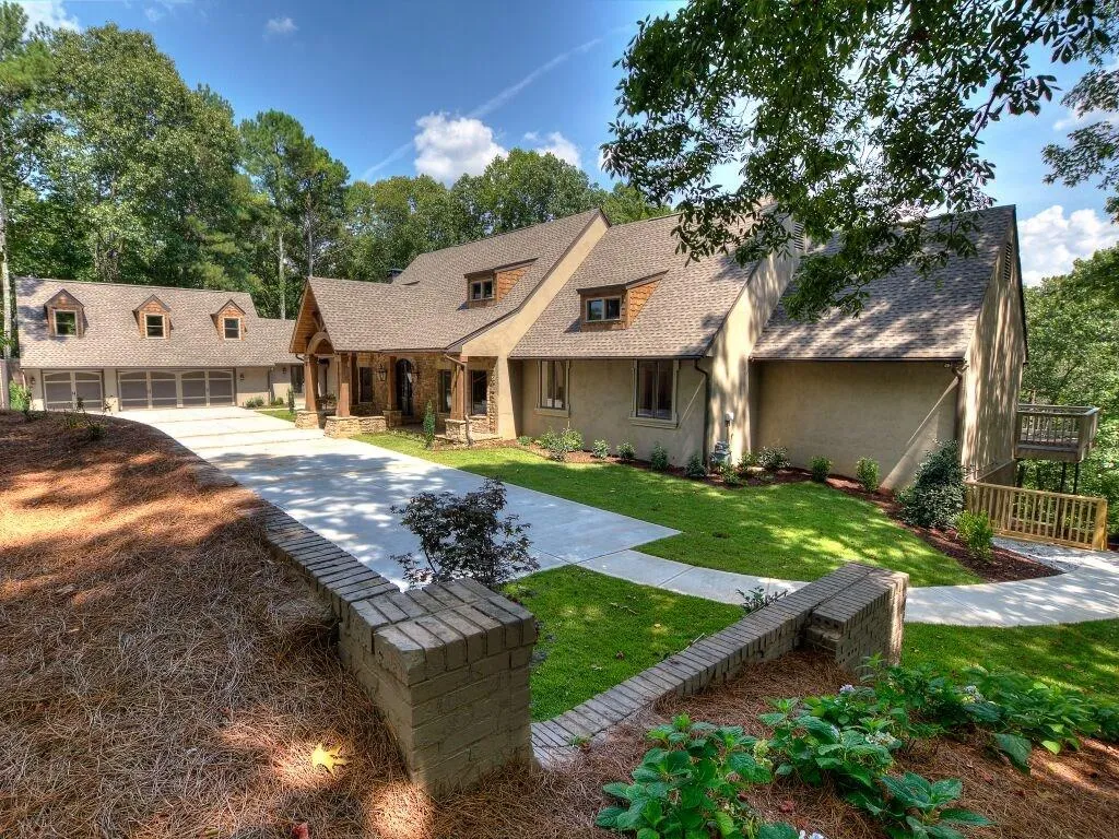 1925 Spalding Drive, Sandy Springs, Georgia 30350, 9 Bedrooms Bedrooms, ,7 BathroomsBathrooms,Residential,Sold,1925 Spalding Drive,5575495