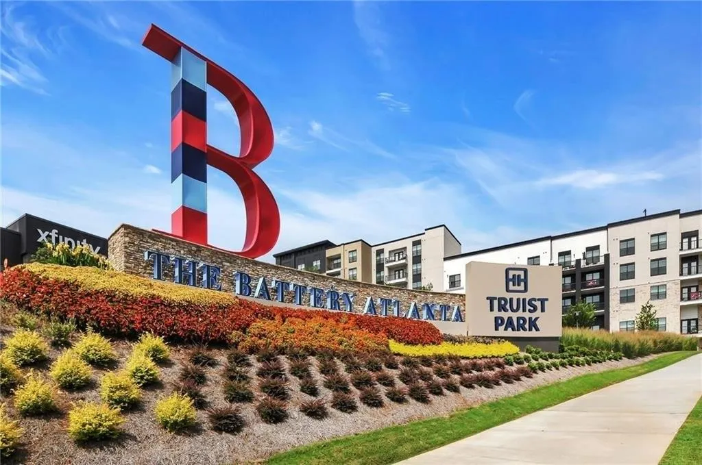 View of apartment building / complex