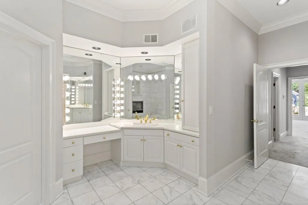 4979 Long Island Drive Nw, Sandy Springs, Georgia 30327, 3 Bedrooms Bedrooms, ,3 BathroomsBathrooms,Residential,Sold,4979 Long Island Drive Nw,6880381