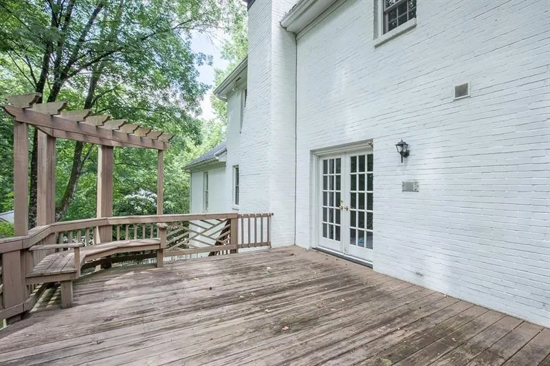 165 Spalding Mill Ne, Sandy Springs, Georgia 30350, 5 Bedrooms Bedrooms, ,4 BathroomsBathrooms,Residential,Sold,165 Spalding Mill Ne,6742466