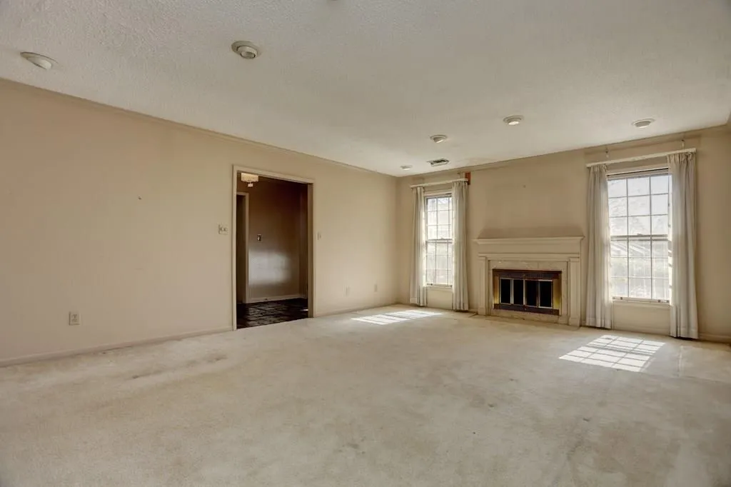 501 The North Chace, Sandy Springs, Georgia 30328, 3 Bedrooms Bedrooms, ,2 BathroomsBathrooms,Residential,Sold,501 The North Chace,5809671
